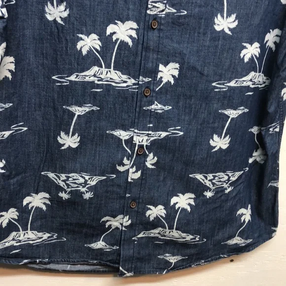 Old Navy Hawiian shirt Men's XL Slim-Fit Printed Chambray Shirt - Picture 4 of 16